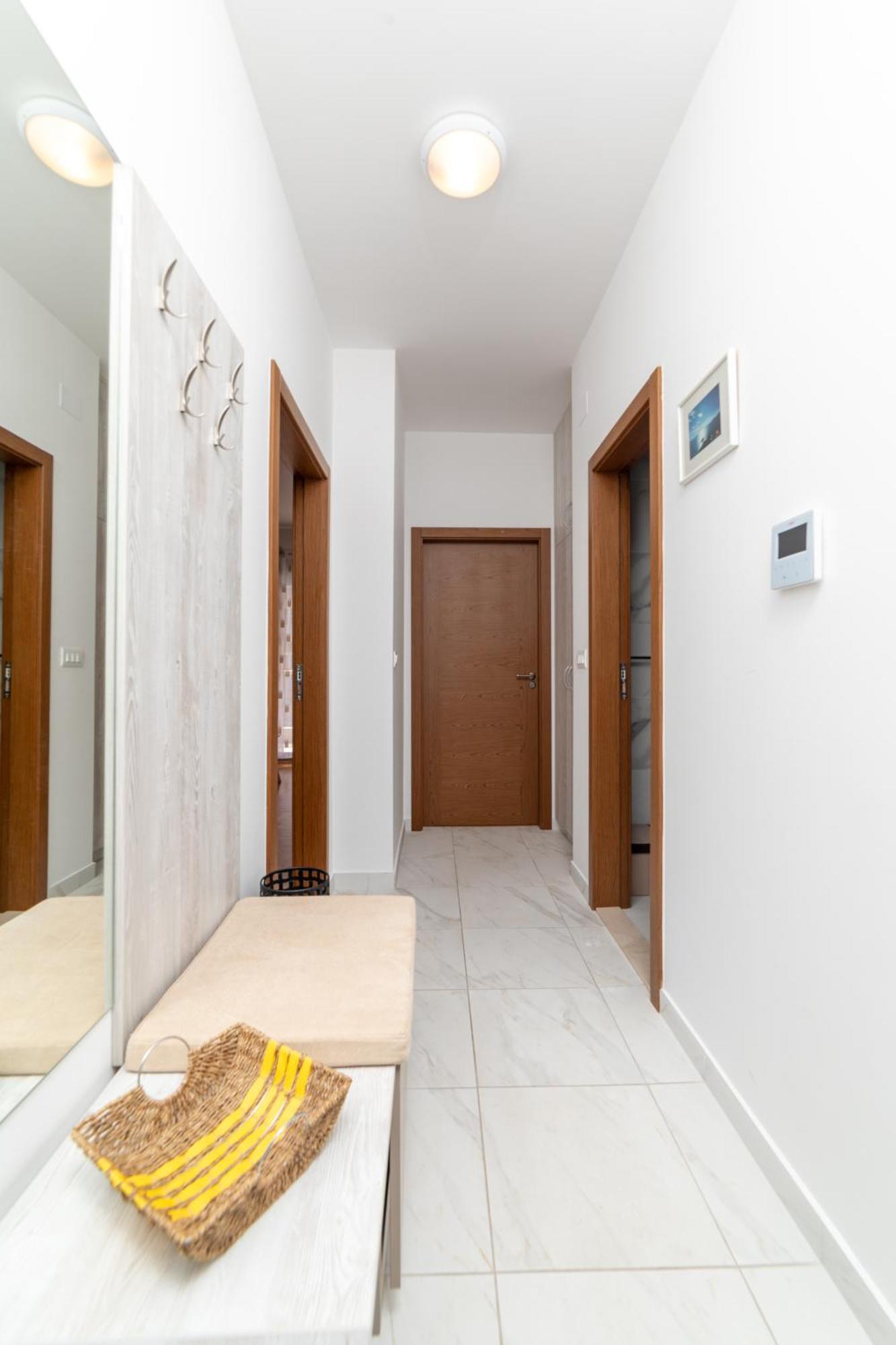 Modern Spacious Mediterranean New Building 48m2 Flat Free Parking
