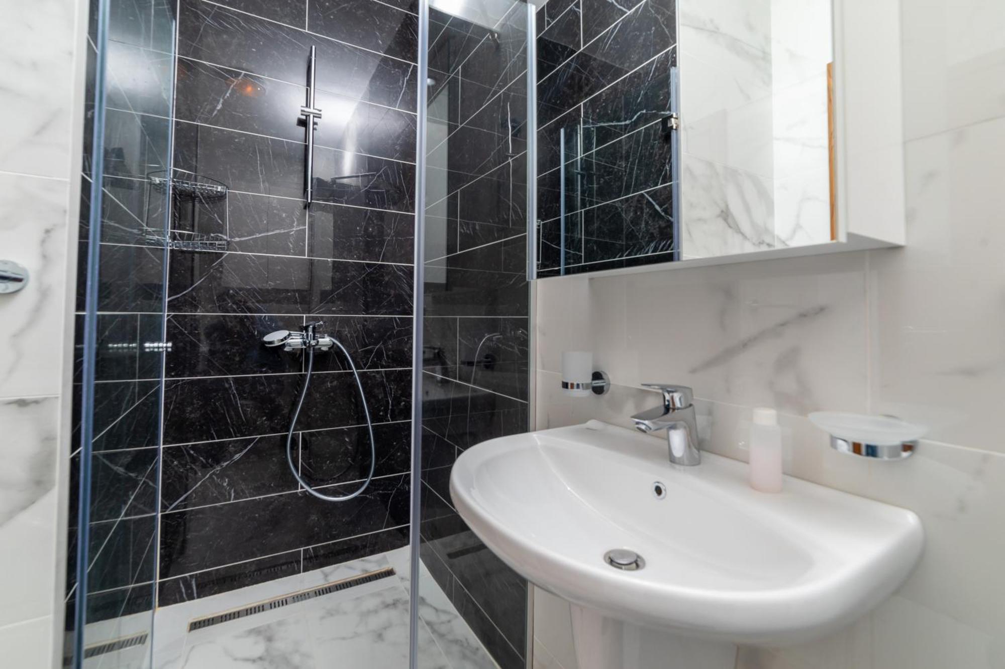 Modern Spacious Mediterranean New Building 48m2 Flat Free Parking Apartment Budva