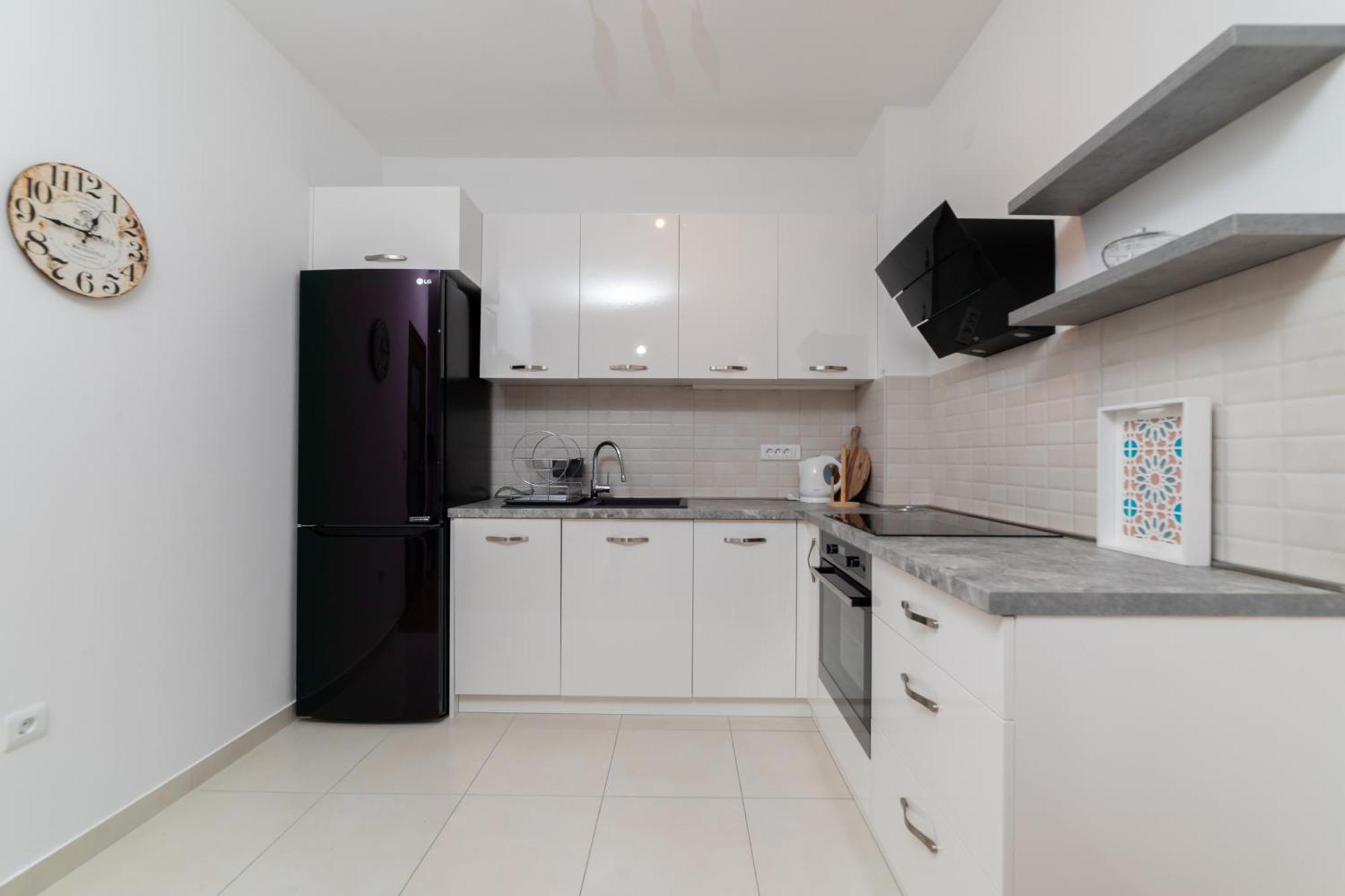 Modern Spacious Mediterranean New Building 48m2 Flat Free Parking Apartment Budva