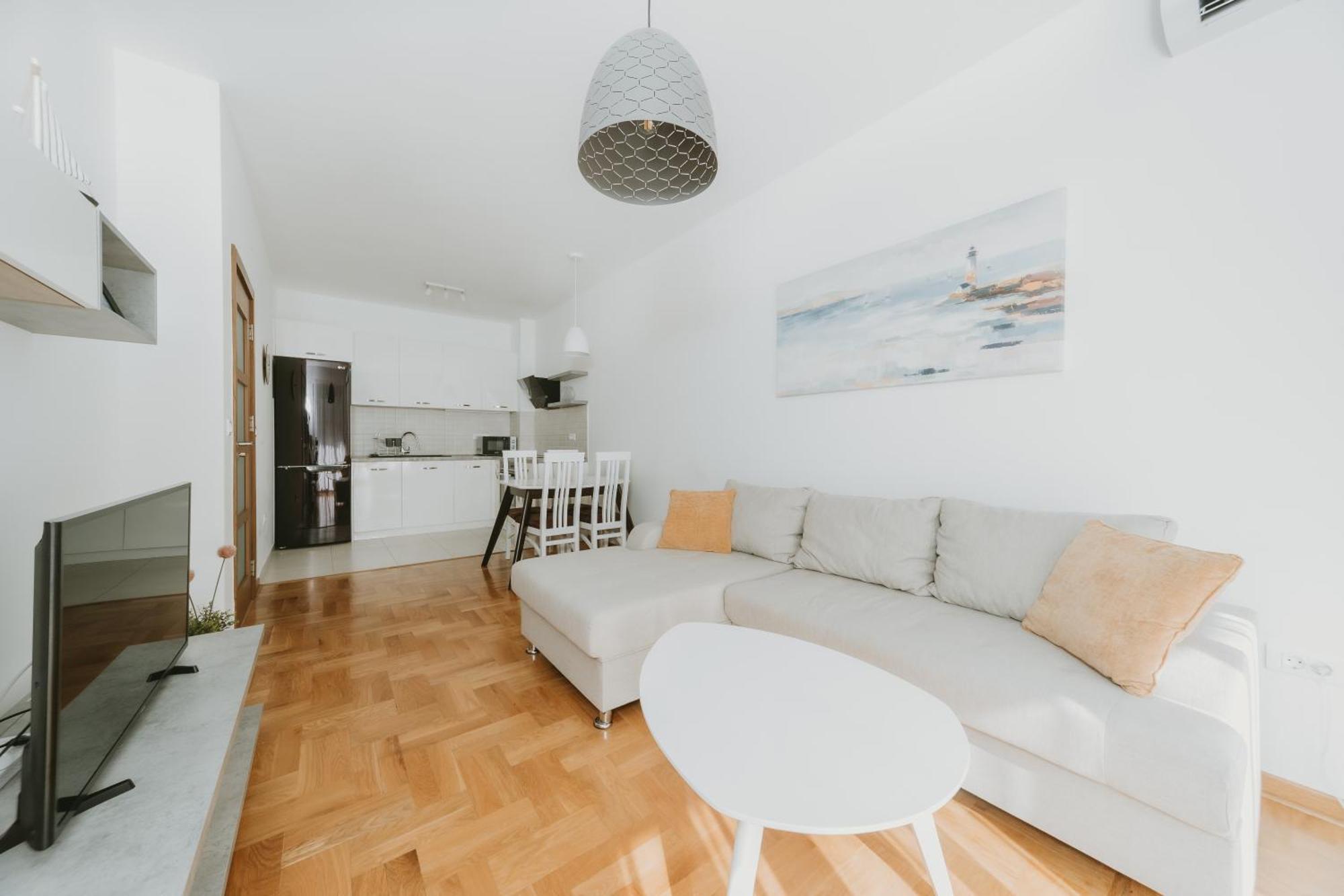 Modern Spacious Mediterranean New Building 48m2 Flat Free Parking *
