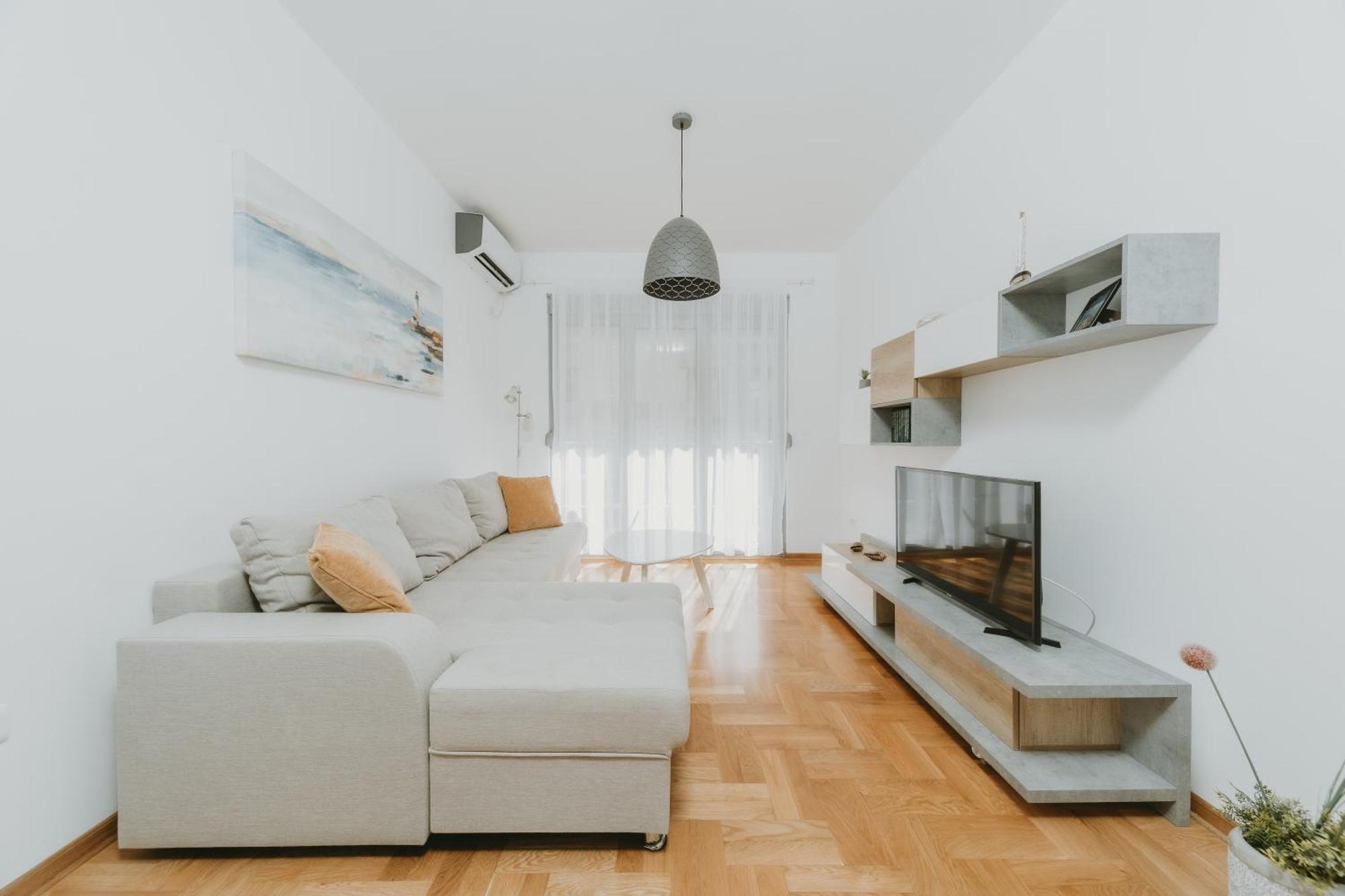 Modern Spacious Mediterranean New Building 48m2 Flat Free Parking * Budva